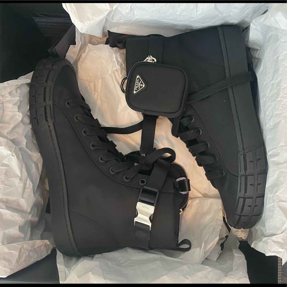 PRADA SNEAKERS 100% AUTHENTIC